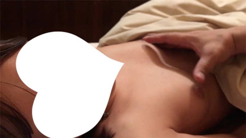 FC2-PPV-4793121 里子2OO_3・顏射・無套。讓品格優良的千金族樸素女大生穿上泳裝，然後瘋狂做愛。讓她吸吮腳趾，幾乎變成寵物狀態（057）
