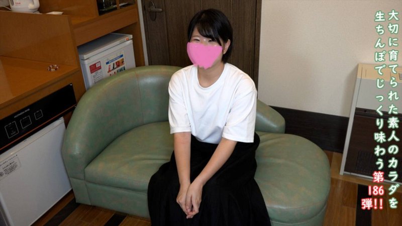 FC2-PPV-4798858 ♀186 素朴而充滿笑容的明日香小姐當然有體毛，她在拍攝時看到內褲檢查就臉紅了，在相機前赤裸裸地感到害羞，但對生殖器喘息，最後是半外射半中出。★特典包含無修正和陰道攝影。