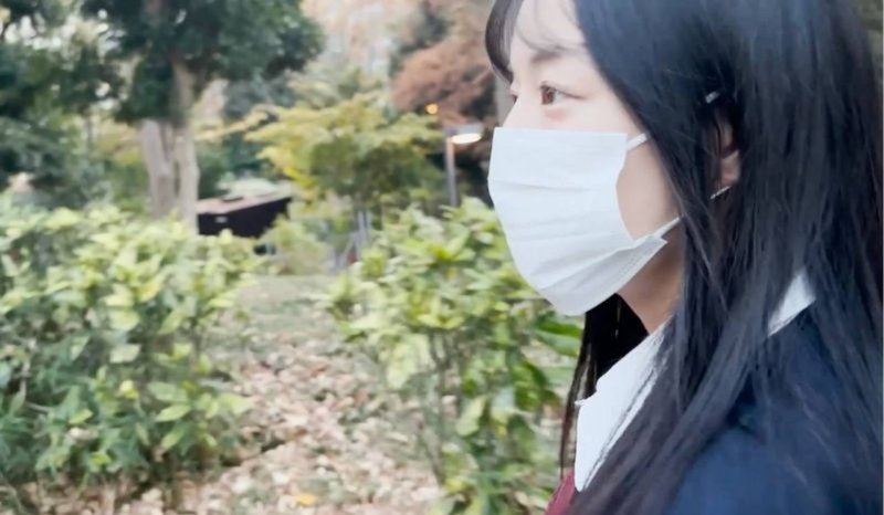 FC2-PPV-4796357 危險作品 對在特殊環境下長大的岡山靜醬，大叔用愛意中出