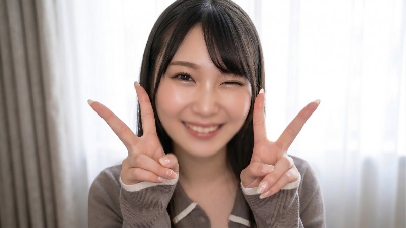 FC2-PPV-4870708 【附特典】【现役偶像】【全脸露出】慾望不满的清纯美女2OO让纤细苗条的身体弹跳，发出不像是偶像的喘息声，潮吹连发！！一边被手淫一边自我介绍→从巨根吞嚥口交到正常位，用第一次的巨根高潮