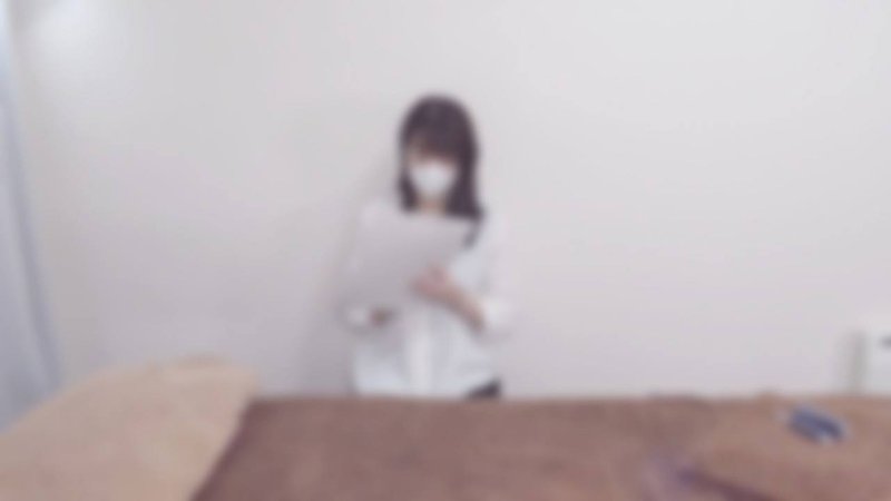 FC2-PPV-4747504 【無碼/無套中出】身材高挑、清潔感十足的胸部很吸引人的OL桑來店了。結合伸展，用全身按摩來舒緩。看起來好像在忍耐不發出聲音。