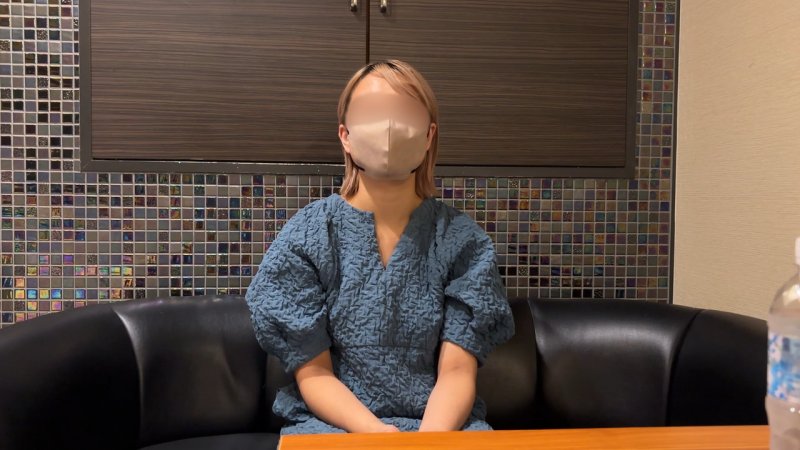 FC2-PPV-4751433 巨乳美容師2OO。「等等、不要啦！不要啦！」雖然對打破紀錄的快感感到困惑而尖叫，但還是被猛烈地插入，高潮到不行。