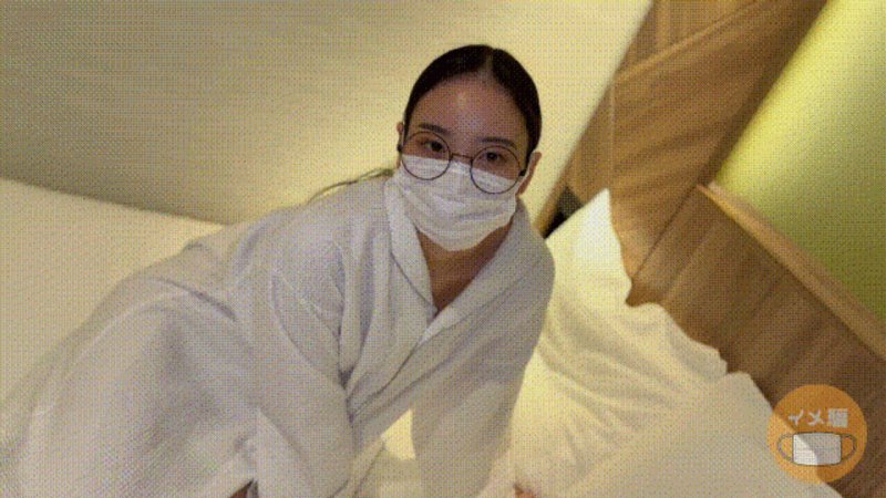 FC2-PPV-4899421 我得到了在书店工作的女大OO的屁眼 IMEDAMAFC2