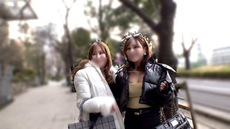 FC2-PPV-4930885 奶子都露出來了啦！！色情度突破極限的破廉恥婊子爆乳雙辣妹無限無套中出4P亂交